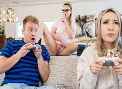 cô nương bị bạn thân chen chân giành lấy người yêu vì say game
